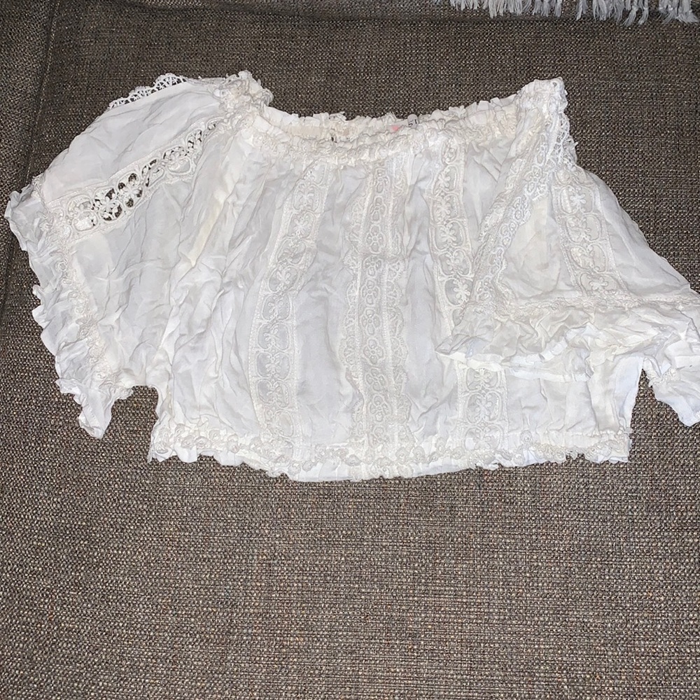 Gently Loved Crop Top Lace Top by L’ATISTE